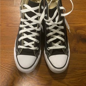 Converse chuck all Taylor star size 8 ( wide)